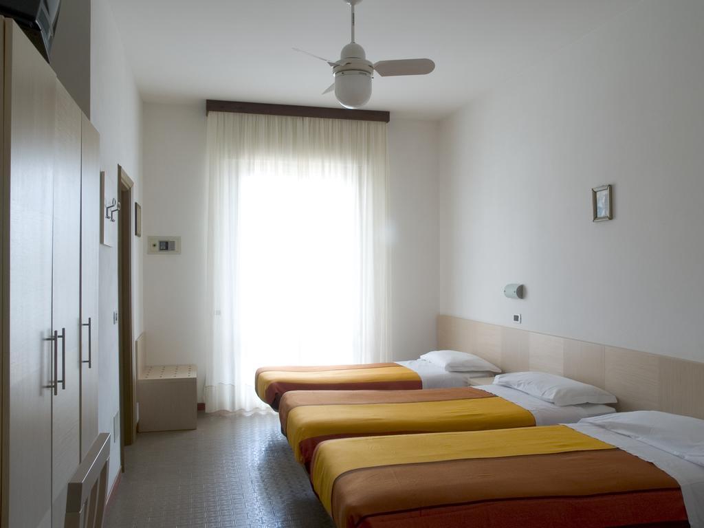 Hotel Dolores Cesenatico Δωμάτιο φωτογραφία